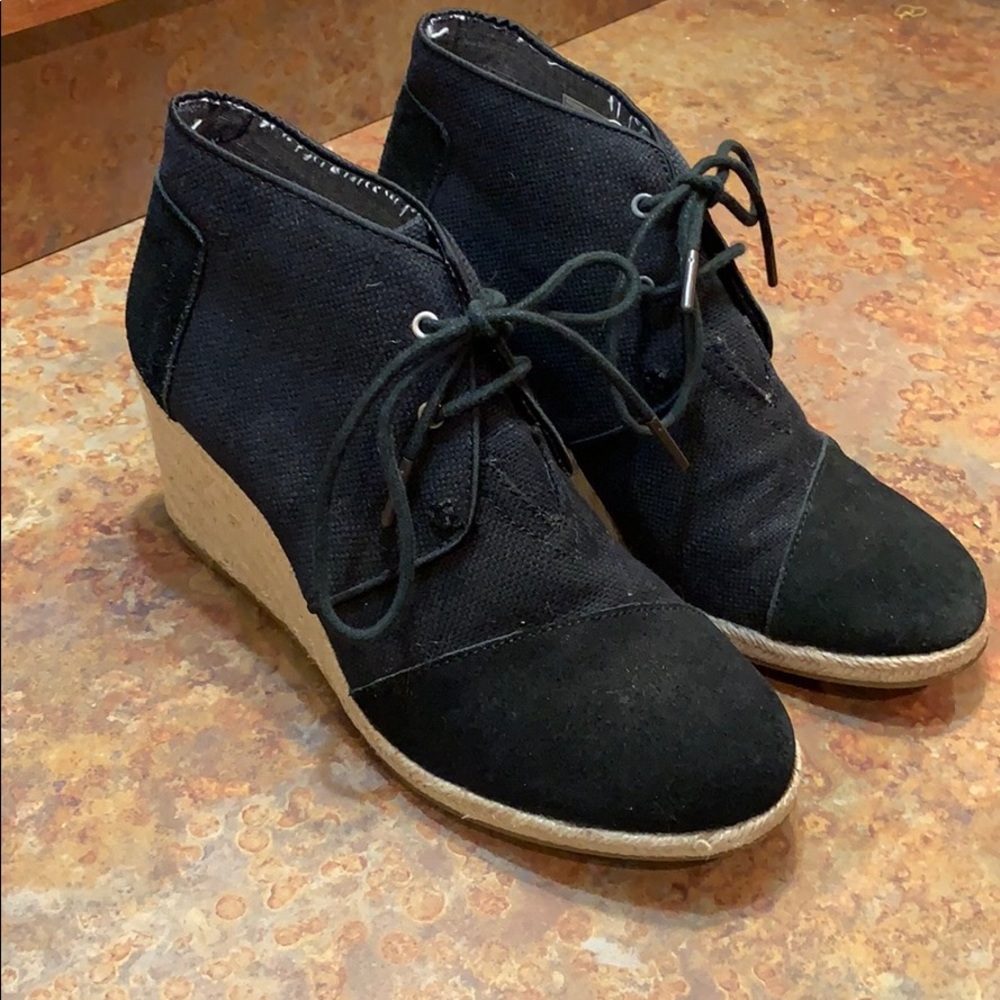 Toms wedges